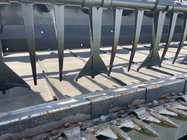 2021 MacDon FD140 Header Combine