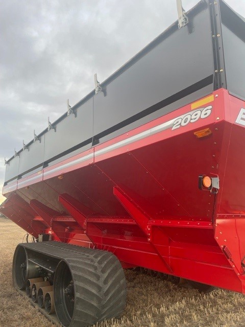 2014 Brent 2096 Grain Cart