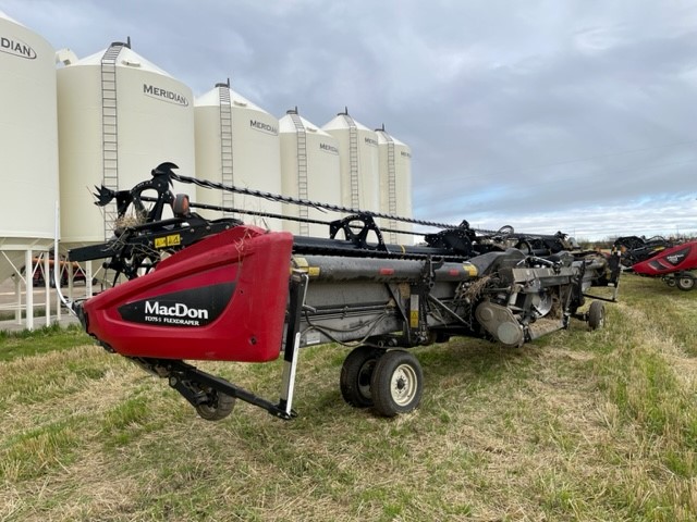 2017 MacDon FD75-40 Header Combine