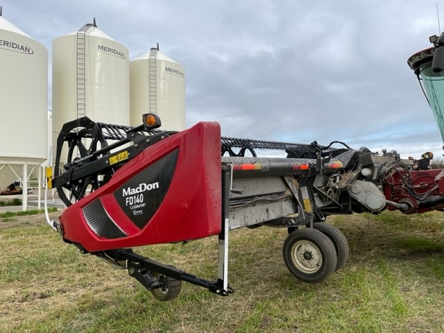 2018 MacDon FD140 Header Combine