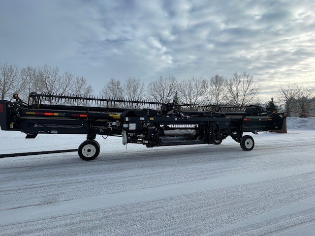 2018 MacDon FD135 Header Combine