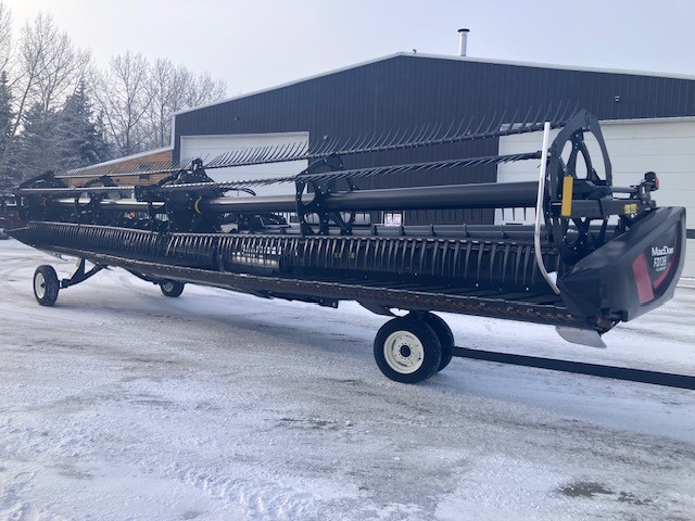 2018 MacDon FD135 Header Combine