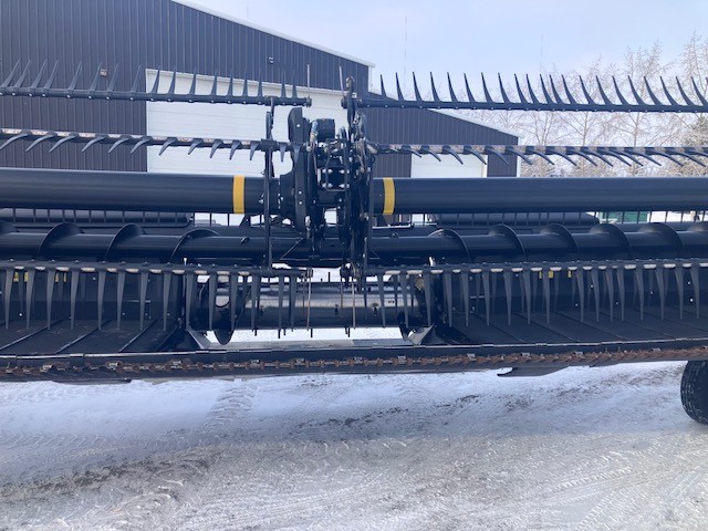 2018 MacDon FD135 Header Combine