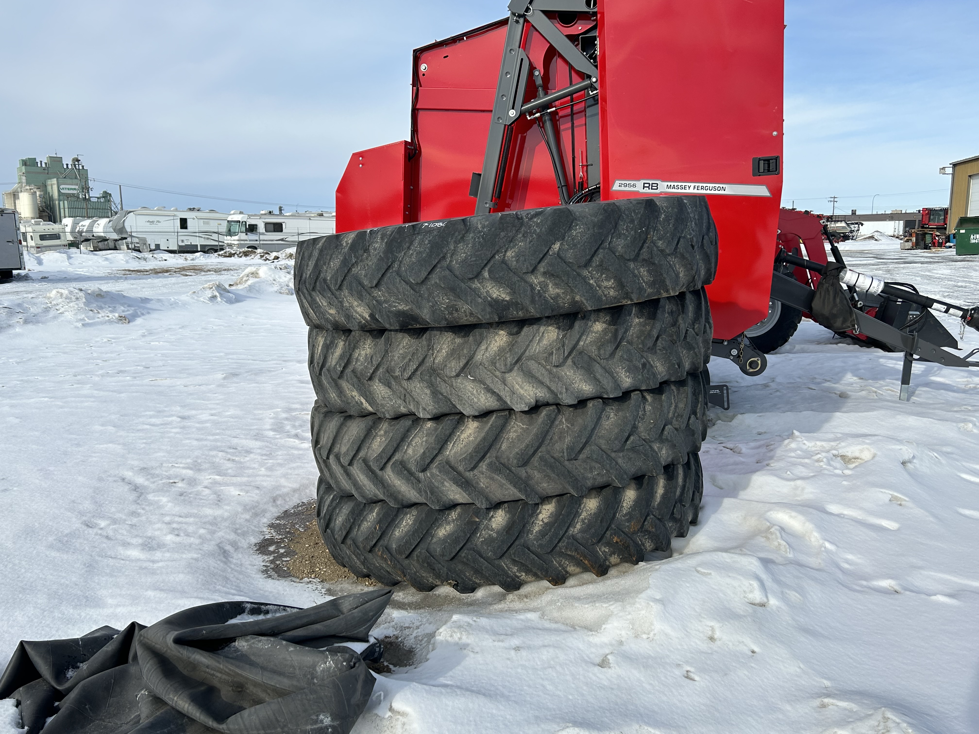 2014 Michelin 380/90 R46 Tires