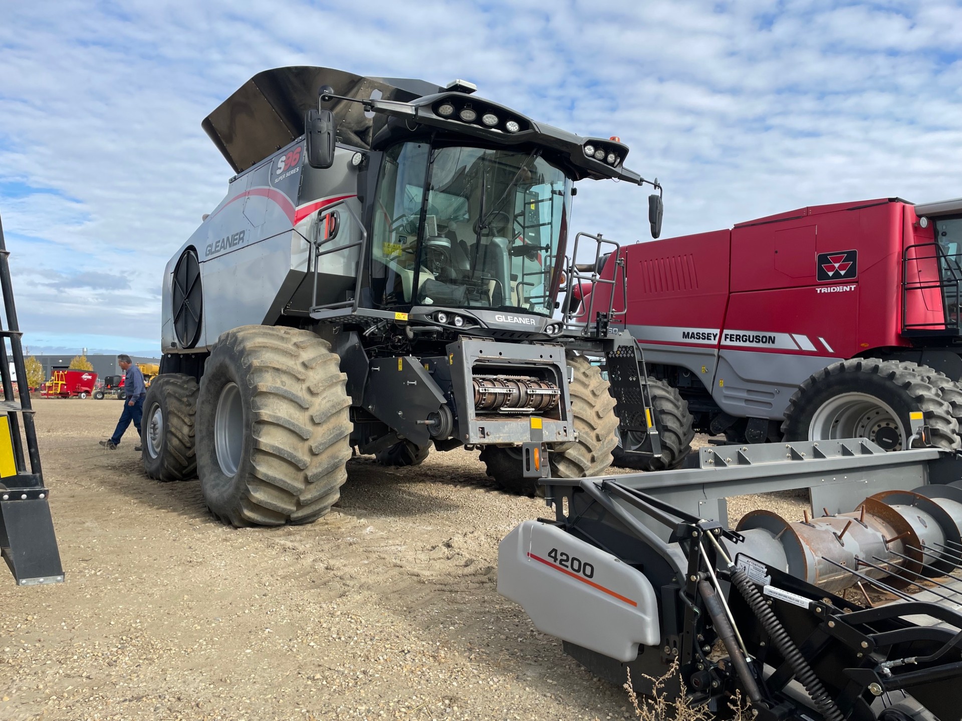 2017 Gleaner S96 Combine