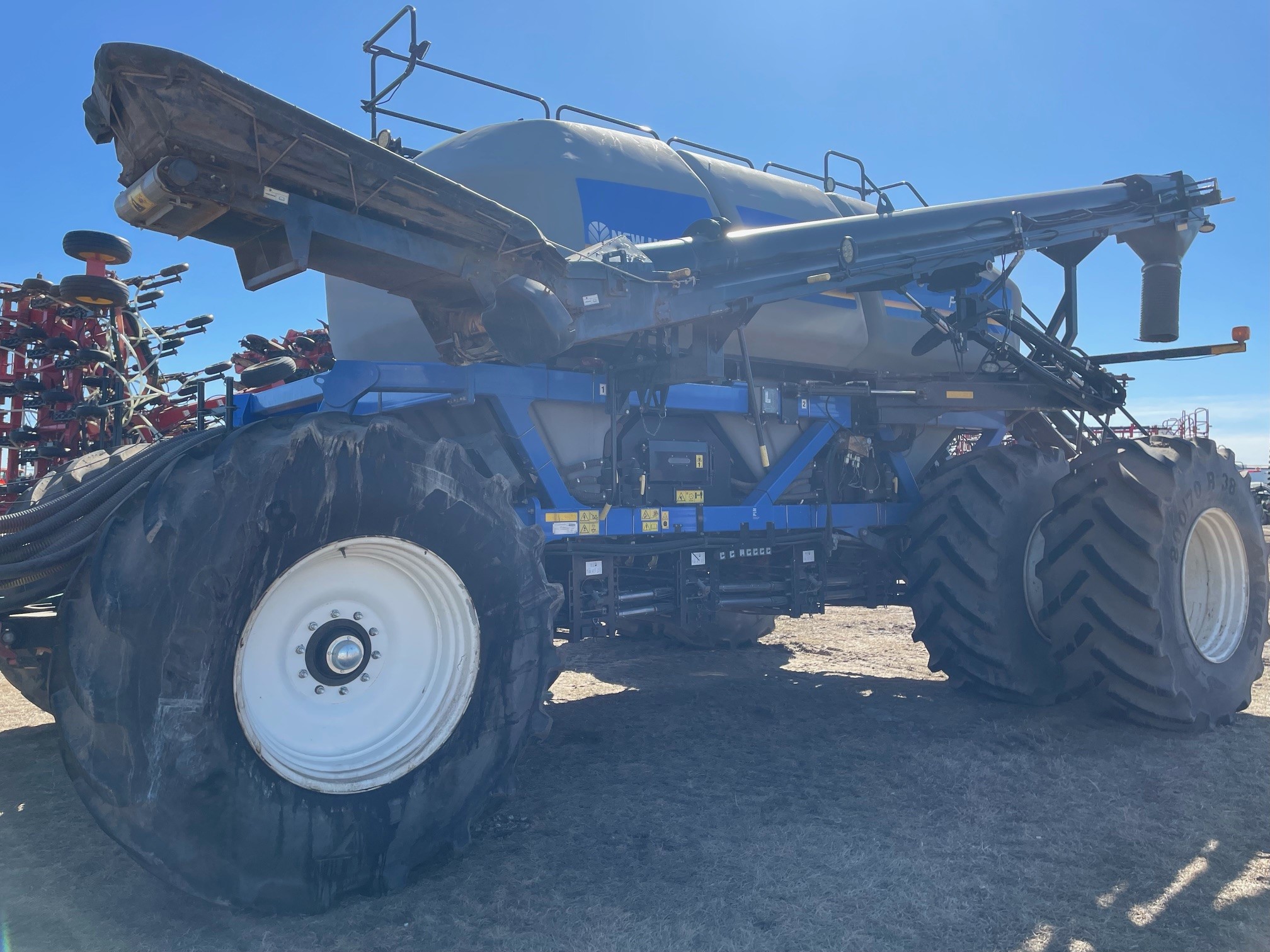 2017 New Holland P4760 Air Tank/Cart