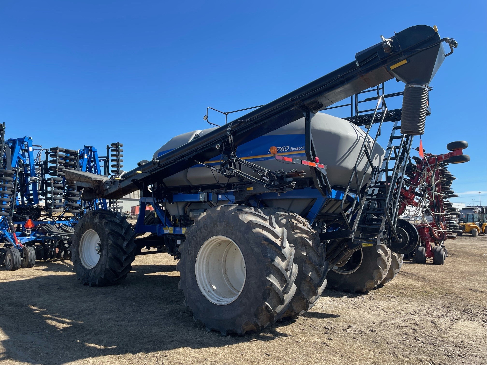 2017 New Holland P4760 Air Tank/Cart