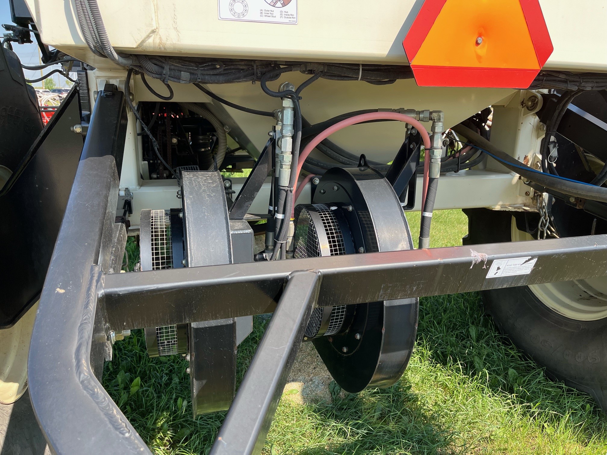 2011 Bourgault 6450 Air Tank/Cart