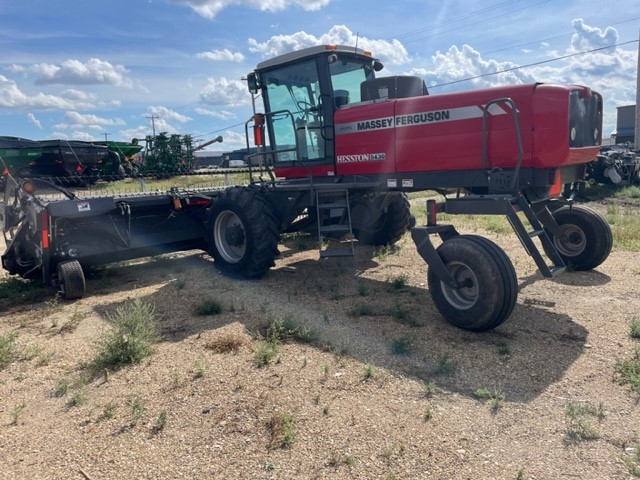 2011 Massey Ferguson 9430 Windrower