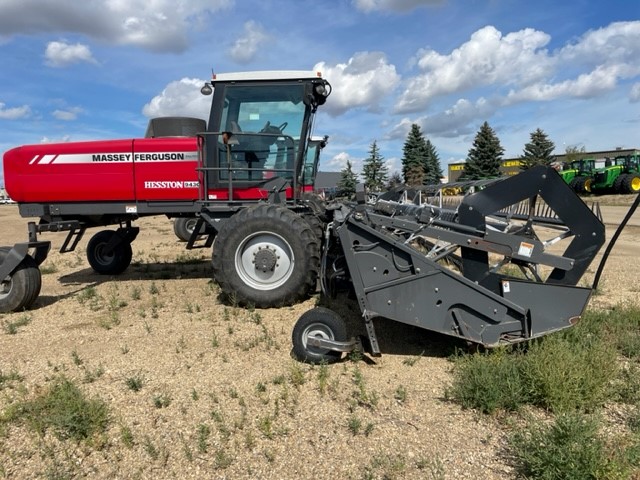 2011 Massey Ferguson 9430 Windrower