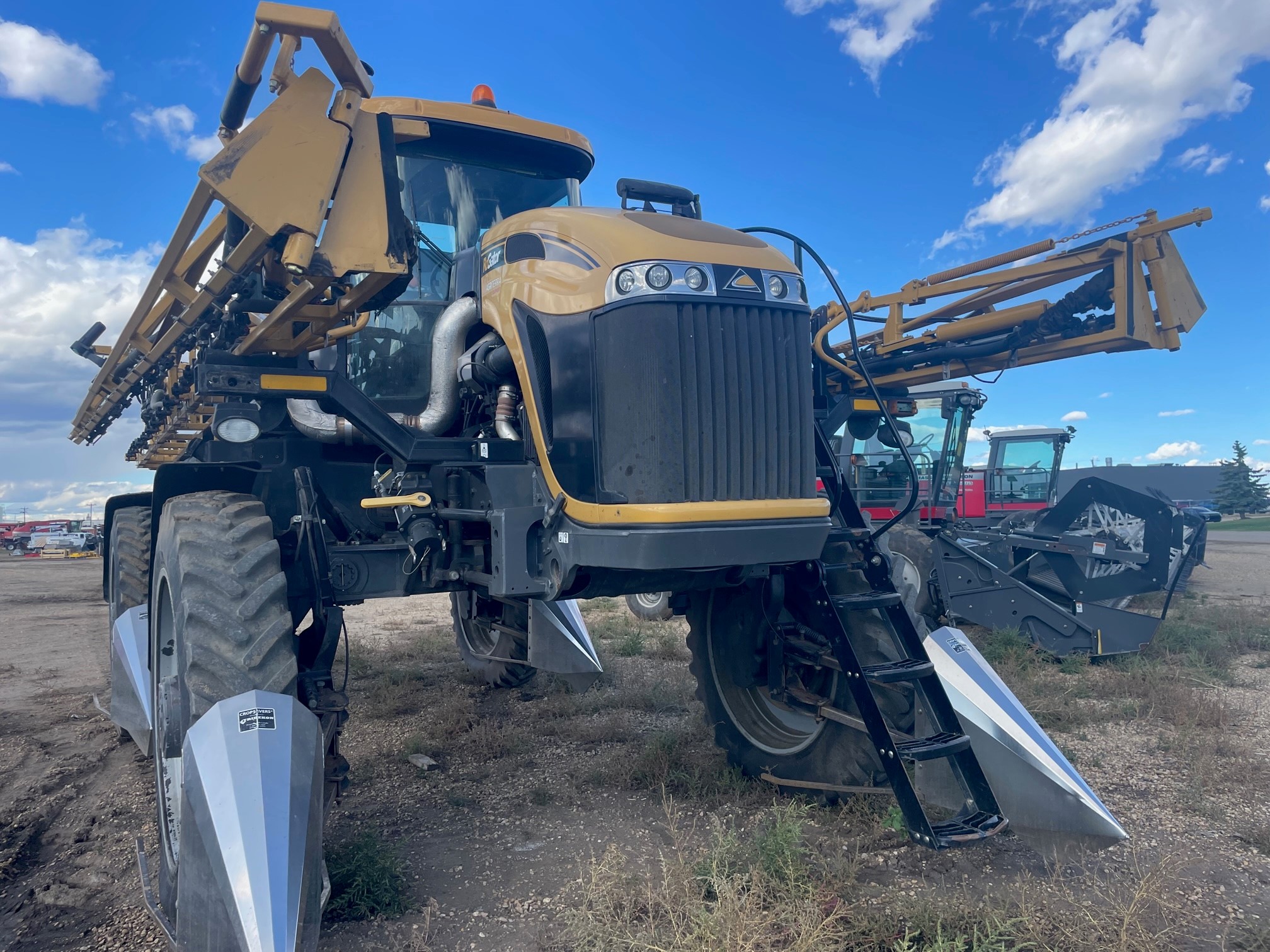 2014 RoGator RG1100 Sprayer/High Clearance