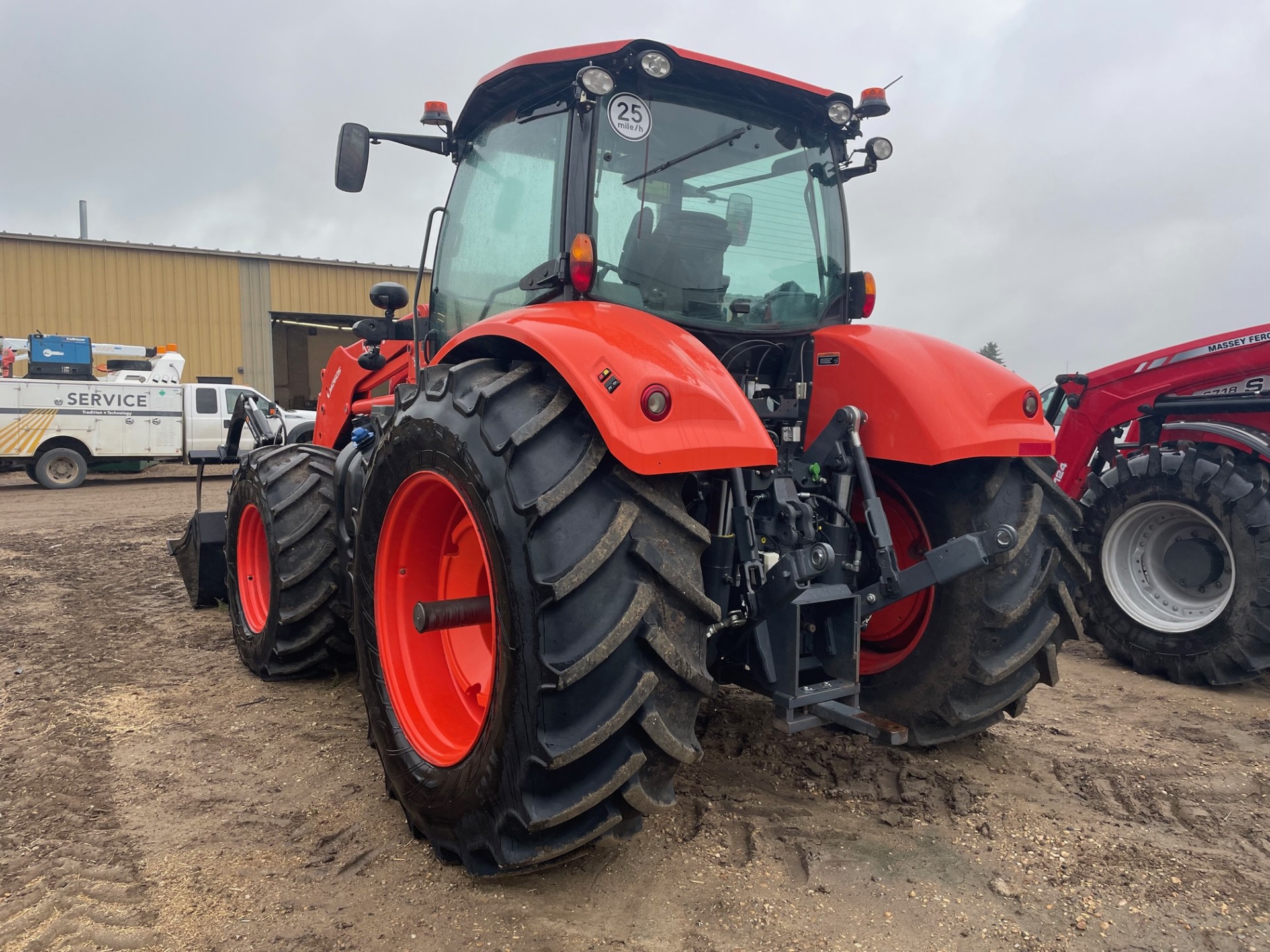 2022 Kubota M7-152 Tractor