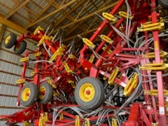 2010 Bourgault 5710-72 Air Drill