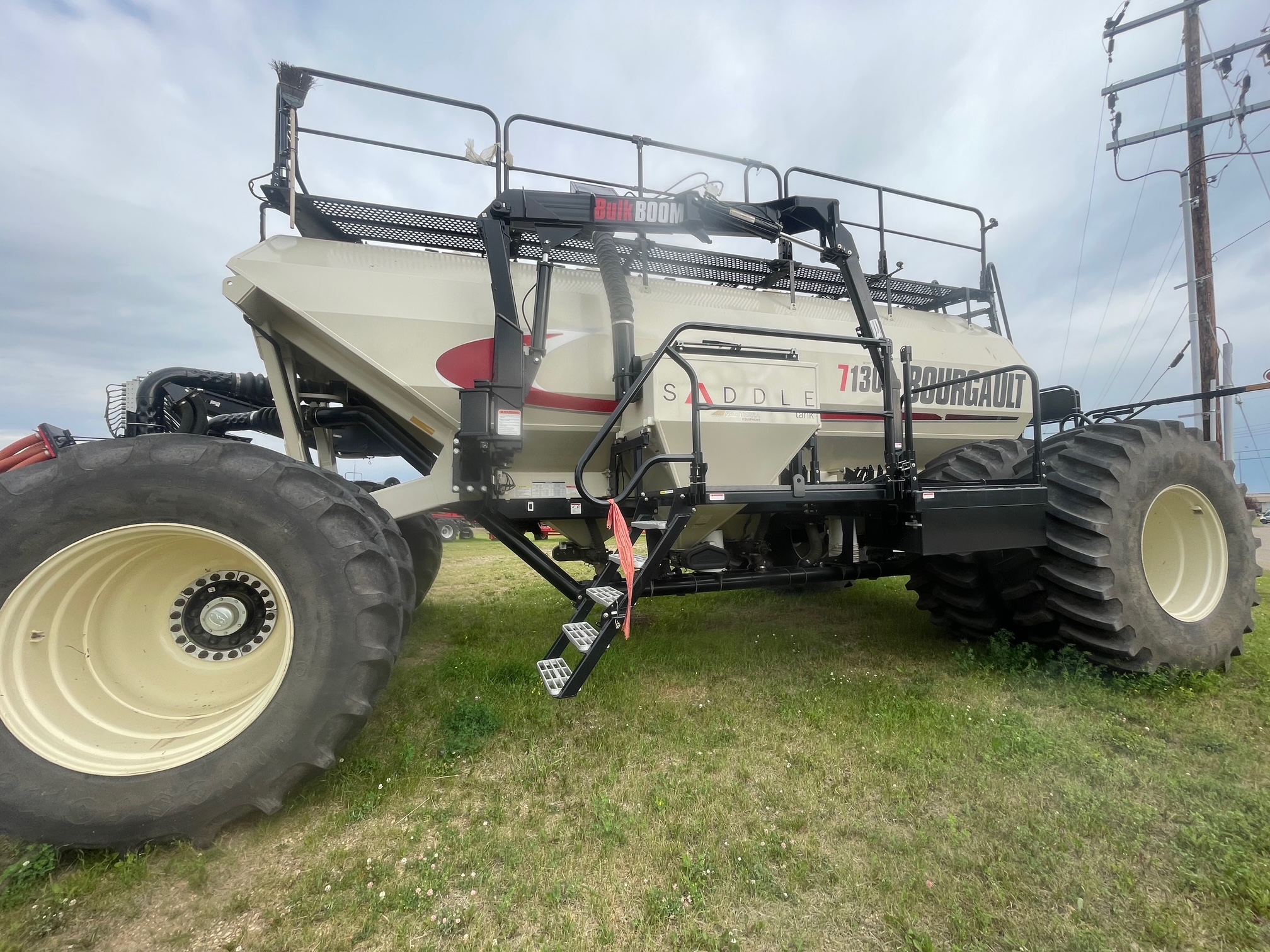 2018 Bourgault 71300 Air Tank/Cart