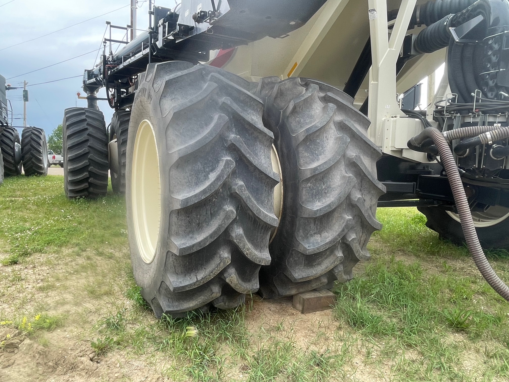 2018 Bourgault 71300 Air Tank/Cart