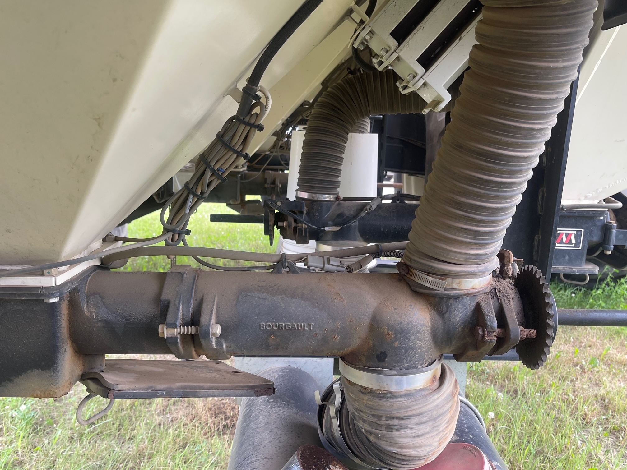 2018 Bourgault 71300 Air Tank/Cart