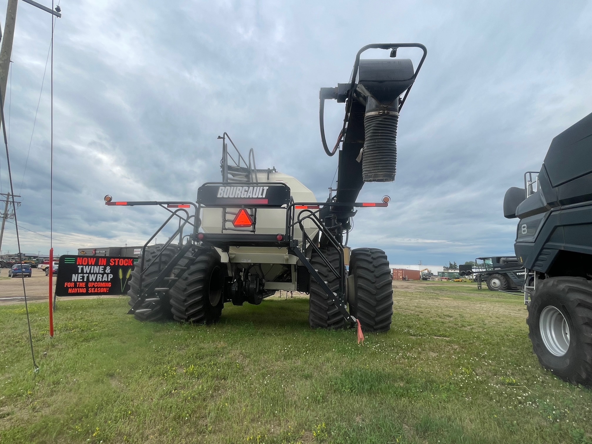 2018 Bourgault 71300 Air Tank/Cart