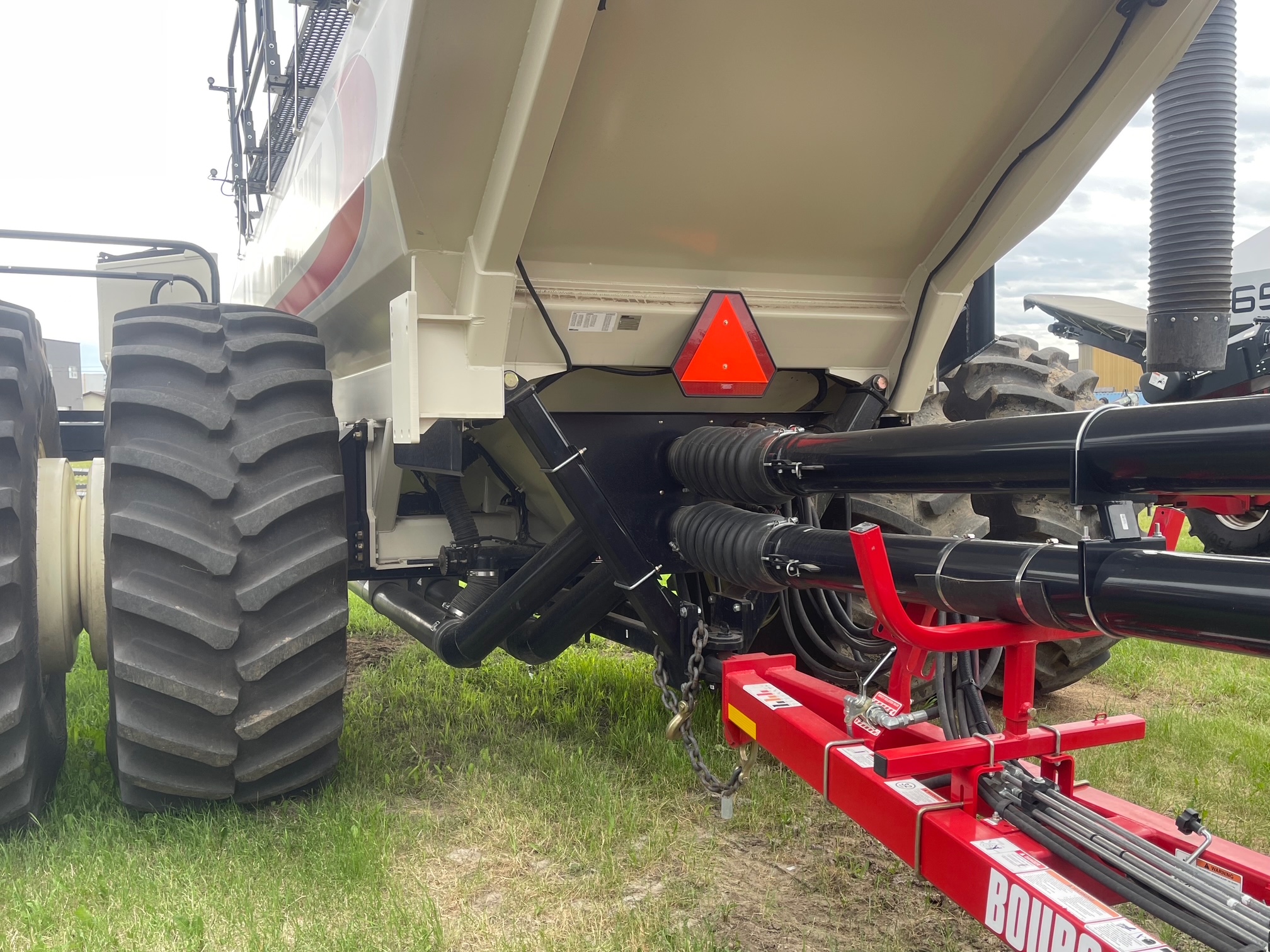 2020 Bourgault L7800 Air Tank/Cart