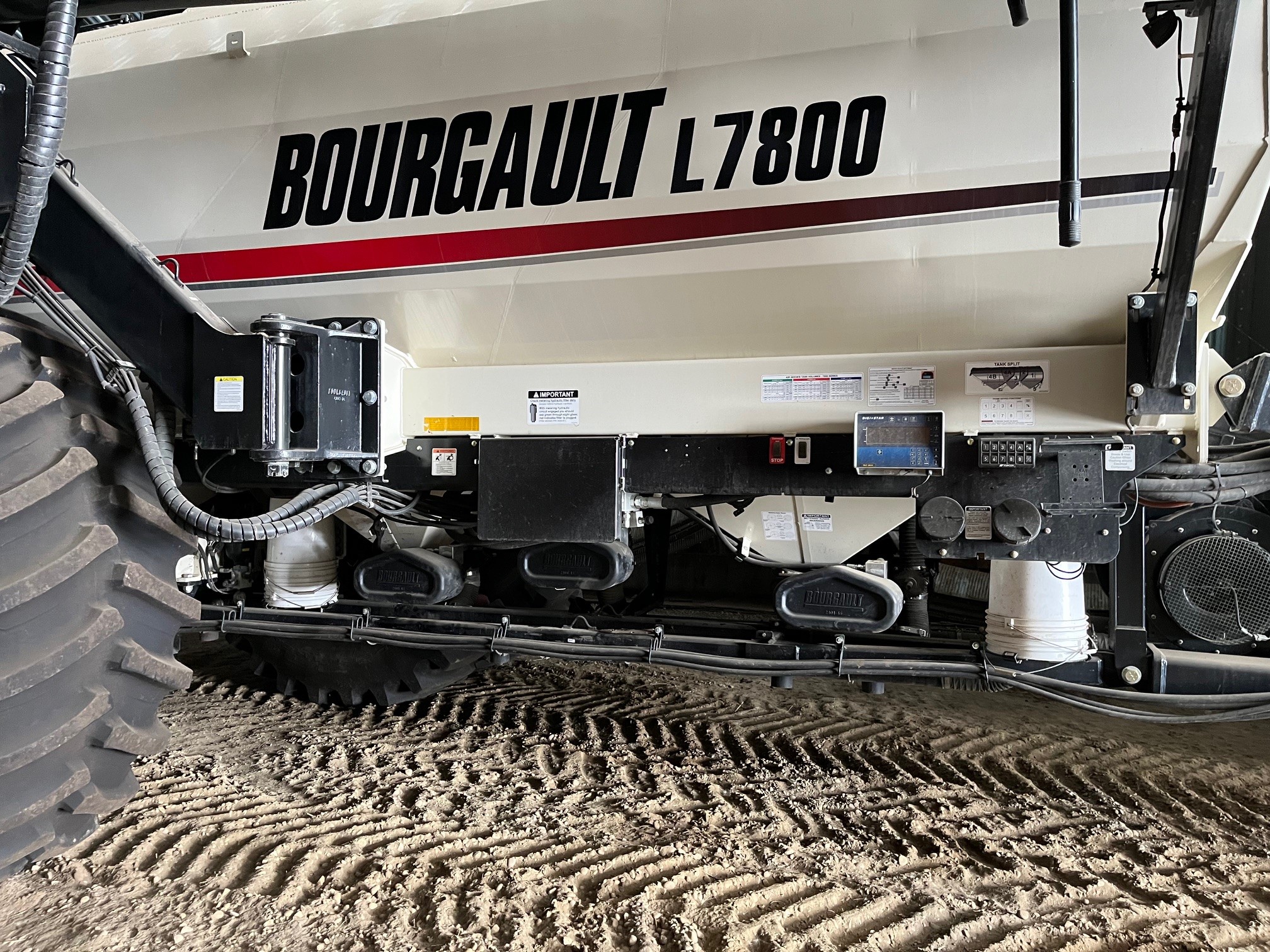 2020 Bourgault L7800 Air Tank/Cart