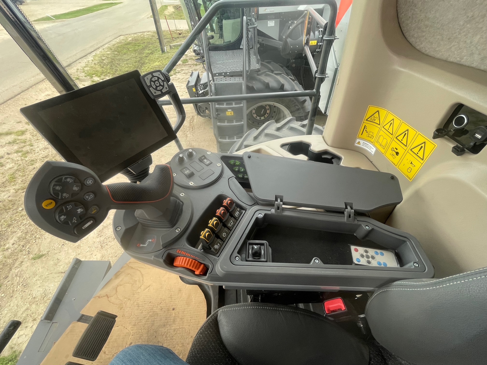 2023 Gleaner S97 Combine