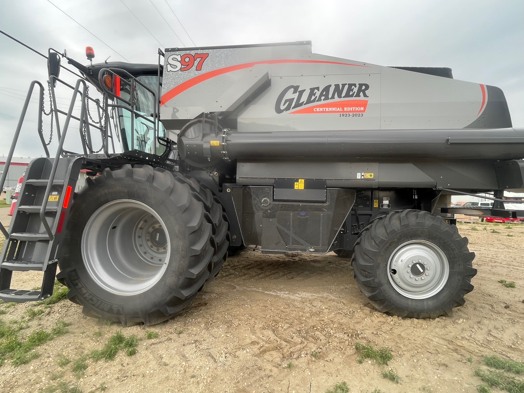2023 Gleaner S97 Combine