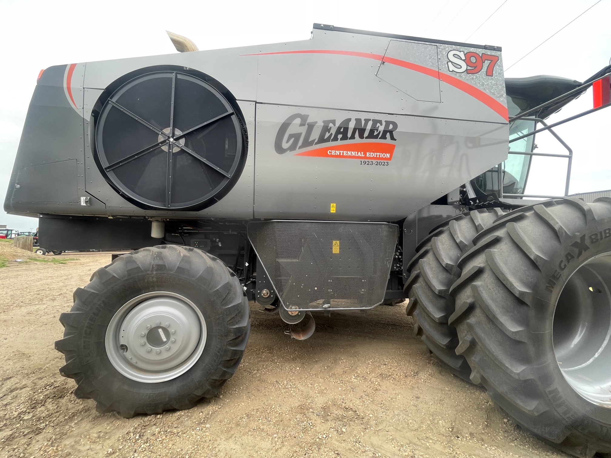 2023 Gleaner S97 Combine