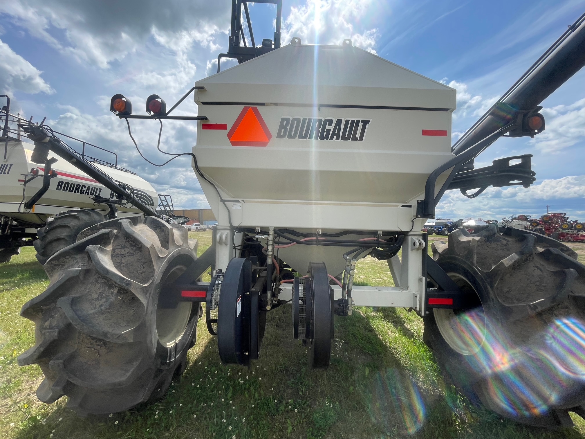 2004 Bourgault 5350 Air Tank/Cart