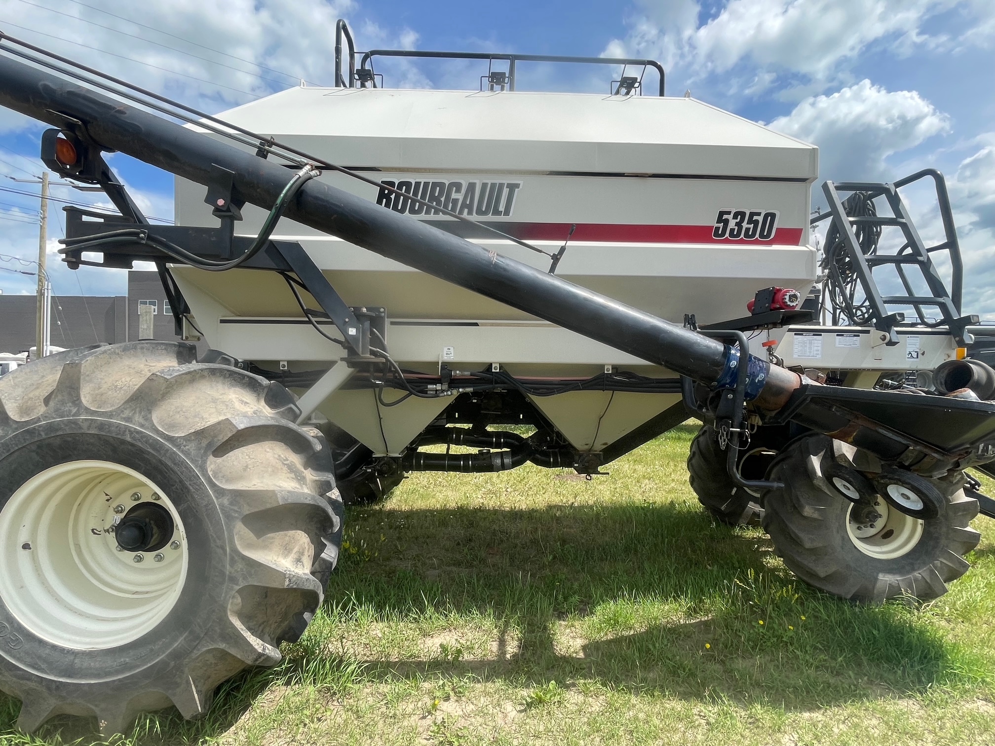 2004 Bourgault 5350 Air Tank/Cart