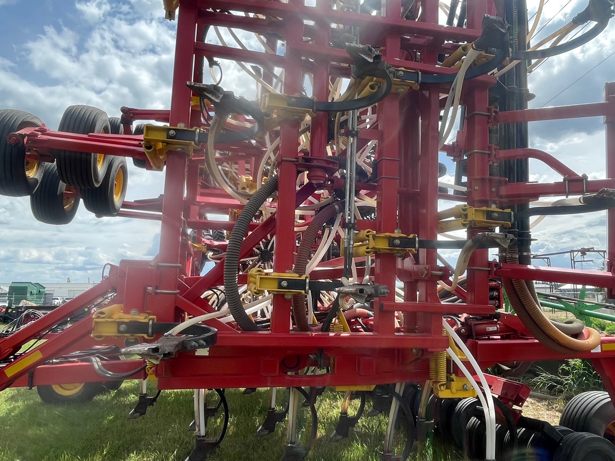 2014 Bourgault 5810-62 Air Drill