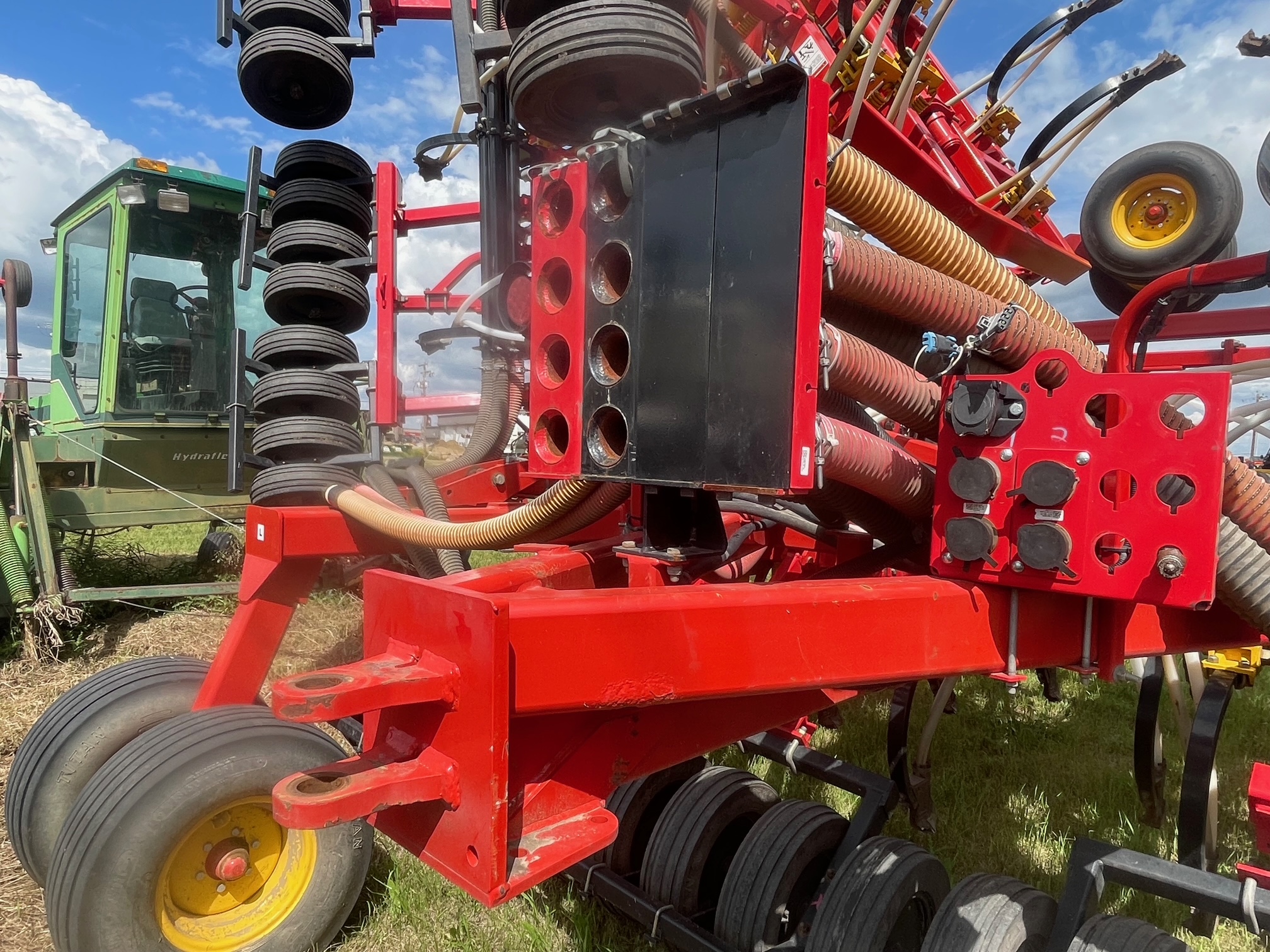 2014 Bourgault 5810-62 Air Drill