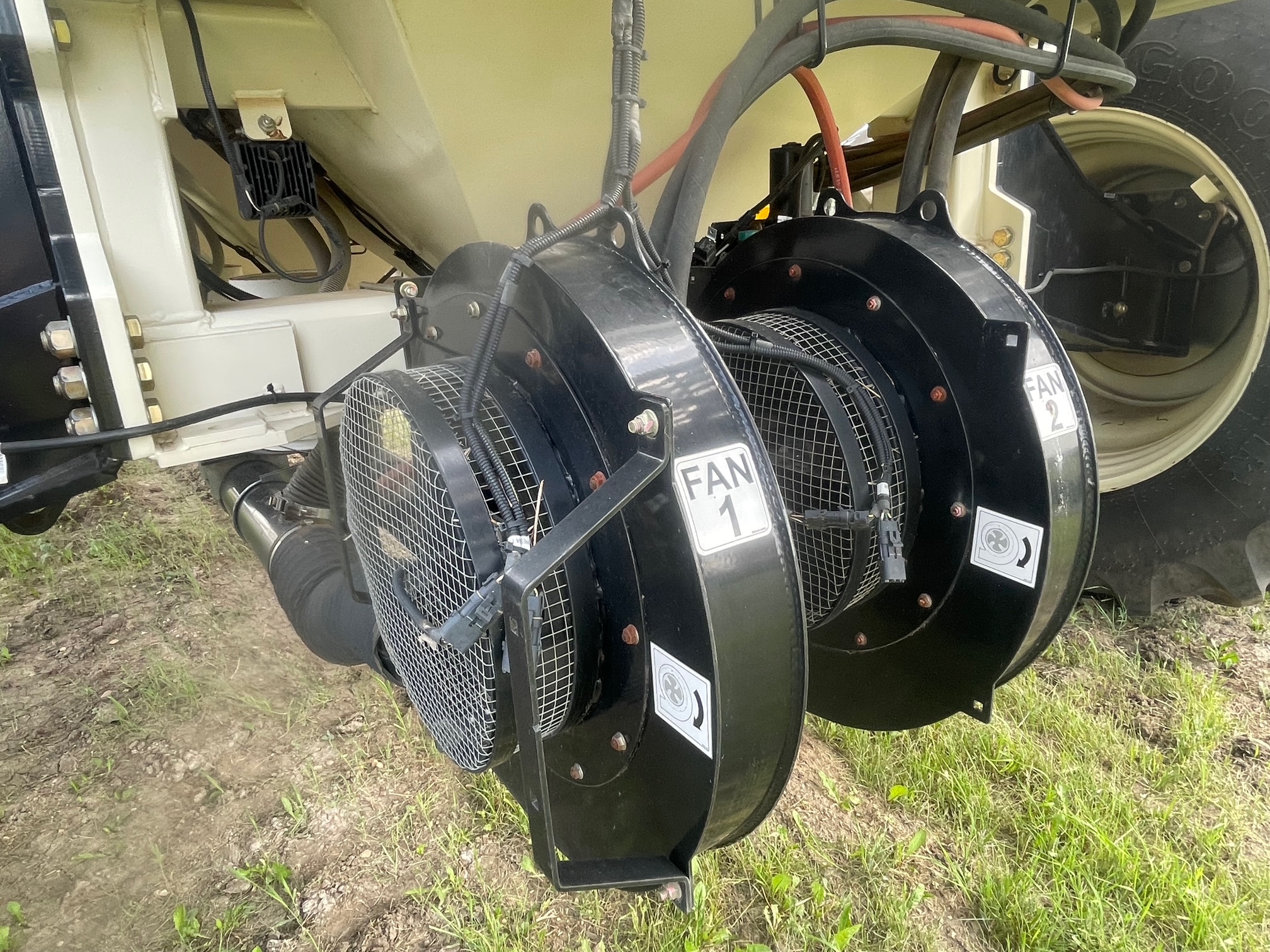 2014 Bourgault 7700 Air Tank/Cart