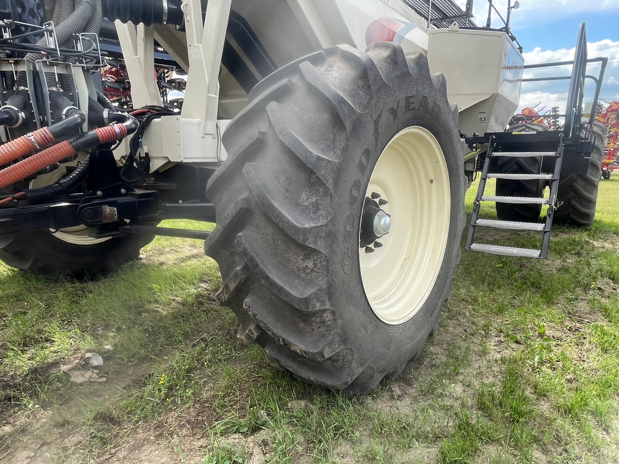 2014 Bourgault 7700 Air Tank/Cart