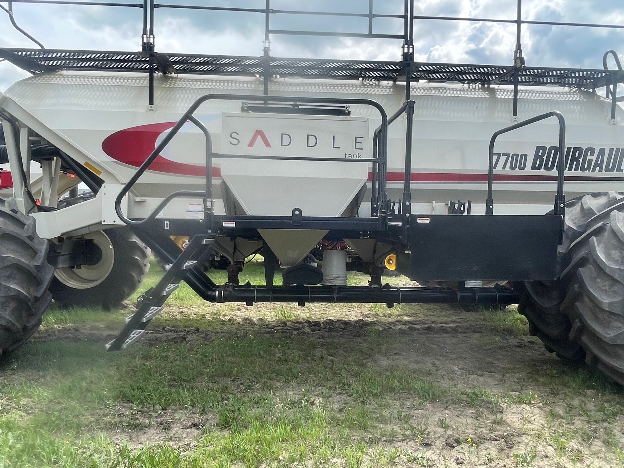 2014 Bourgault 7700 Air Tank/Cart