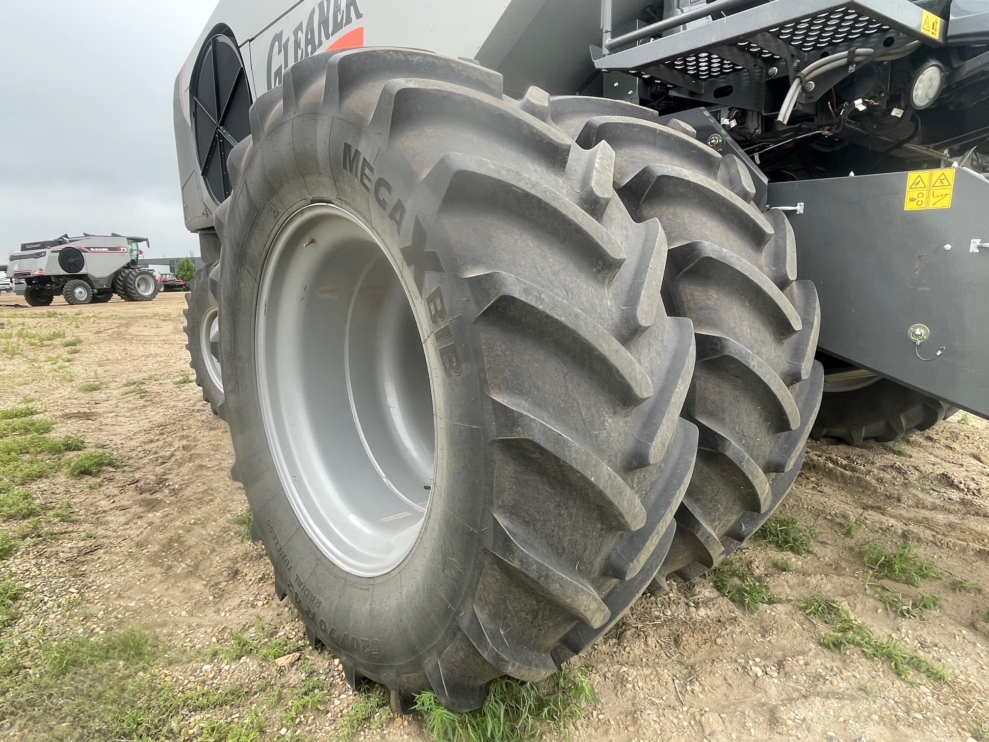 2023 Gleaner S97 Combine