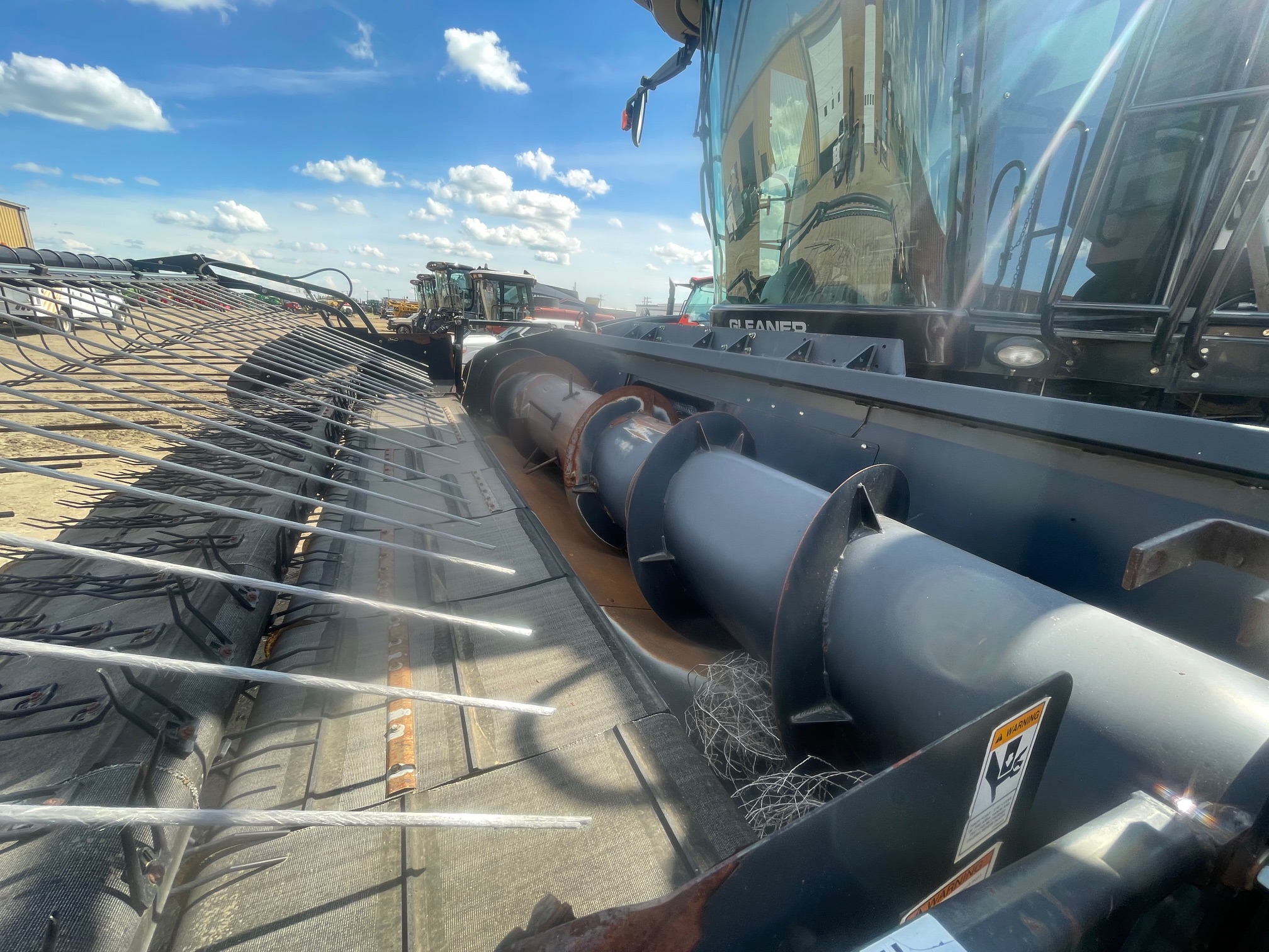 2009 Gleaner R66 Combine