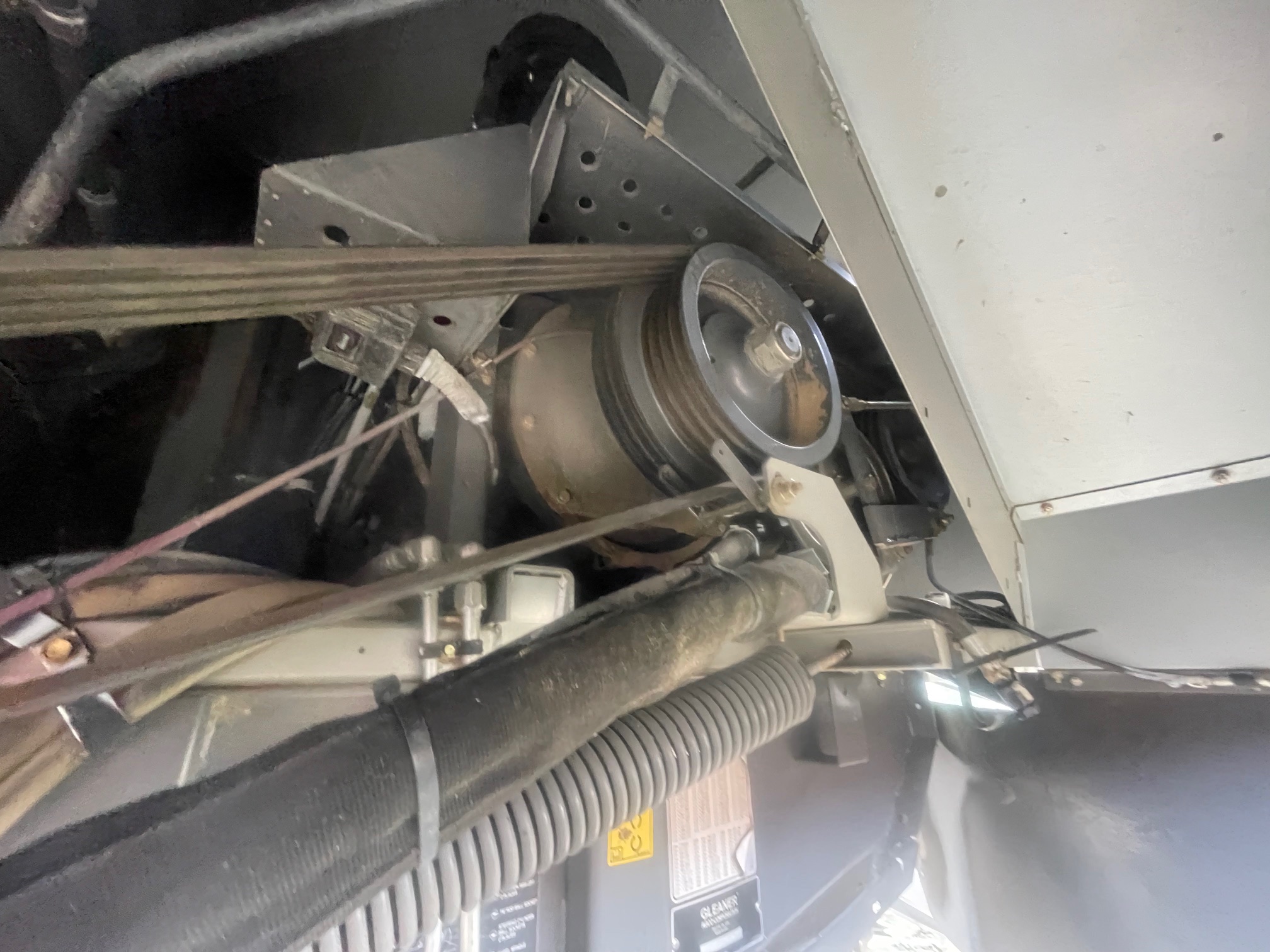 2009 Gleaner R66 Combine