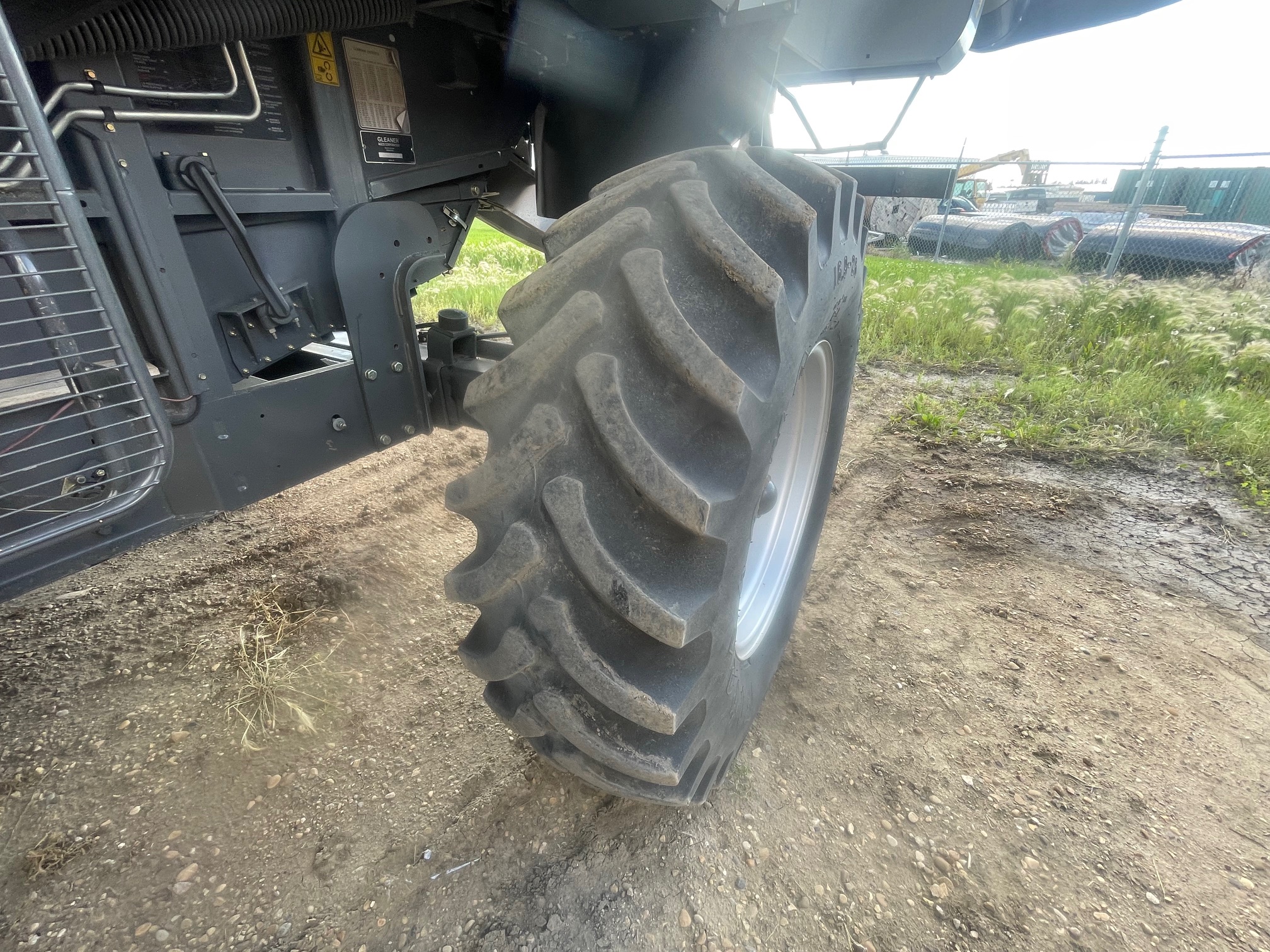 2009 Gleaner R66 Combine
