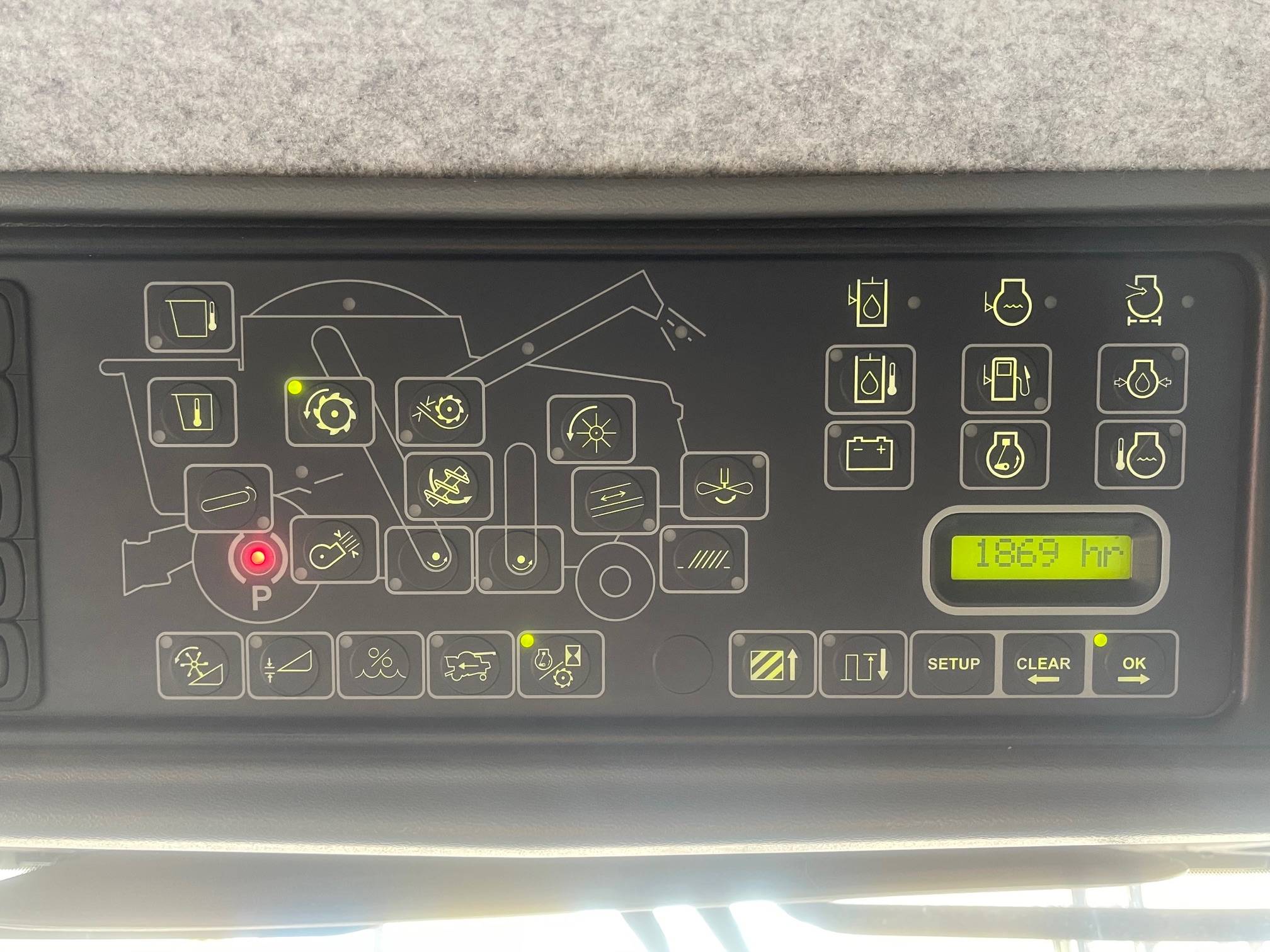 2009 Gleaner R66 Combine