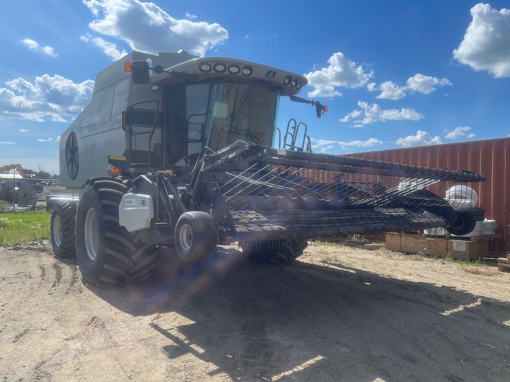 2009 Gleaner R66 Combine
