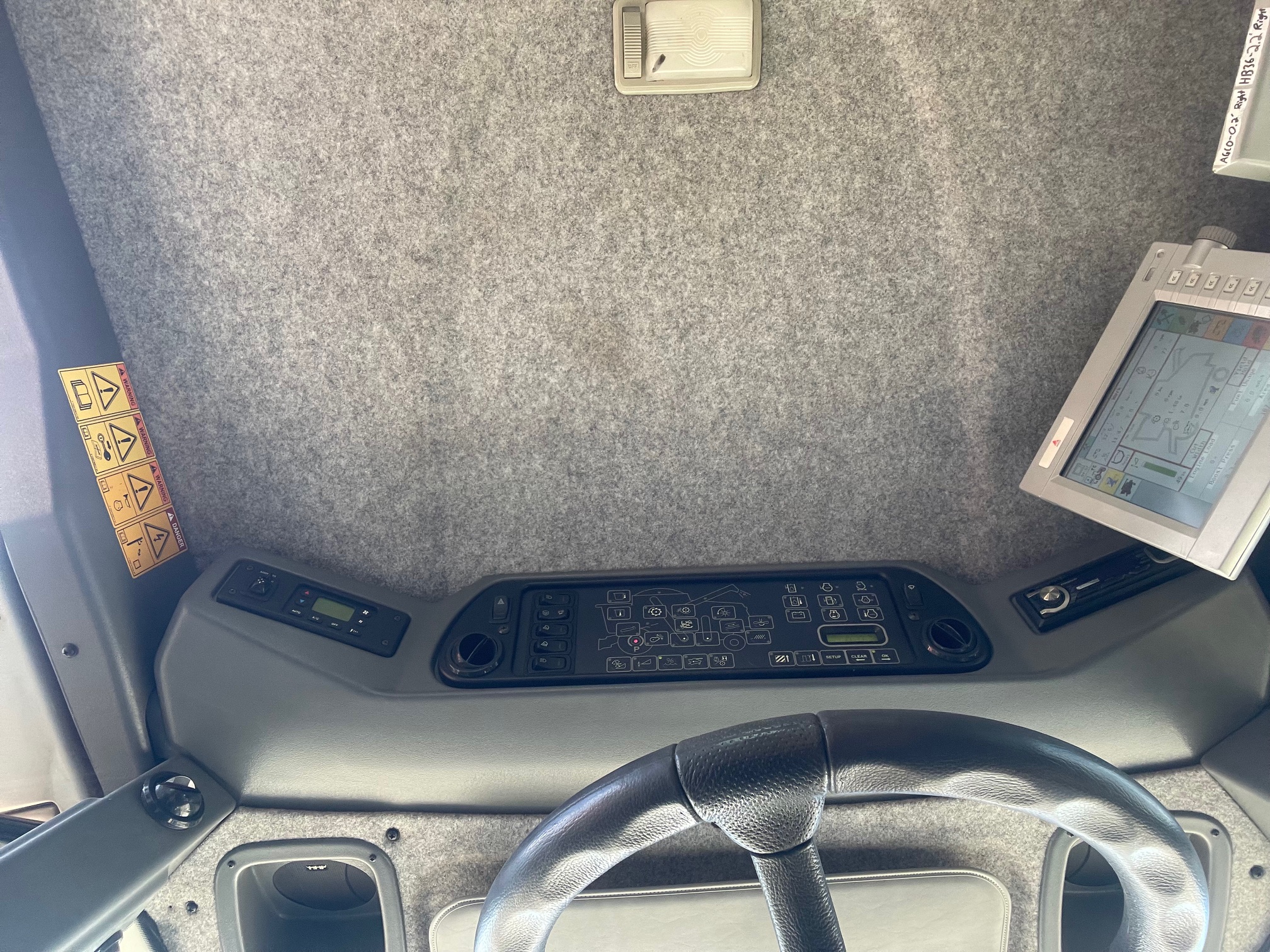 2009 Gleaner R66 Combine