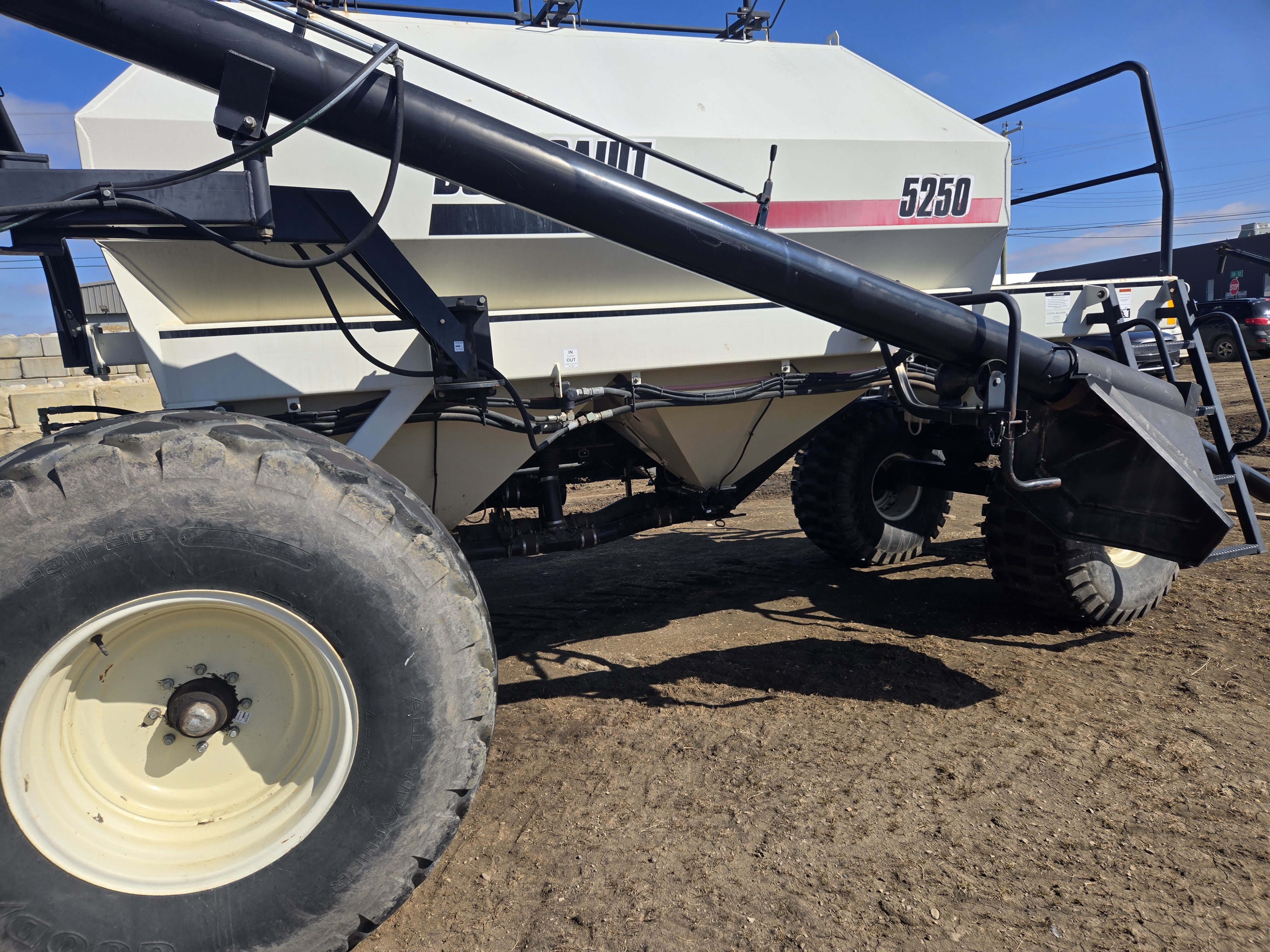 2002 Bourgault 5250 Air Tank/Cart