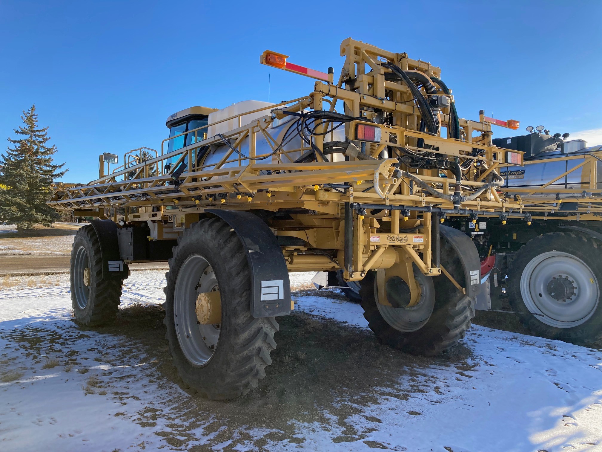2011 RoGator 1194 Sprayer