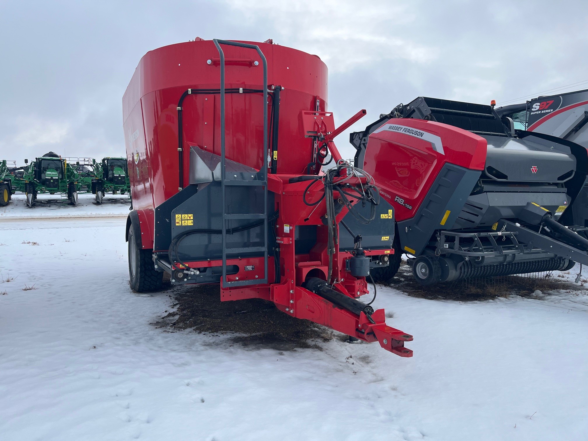 2021 Anderson A520 Vertical Feed Mixer