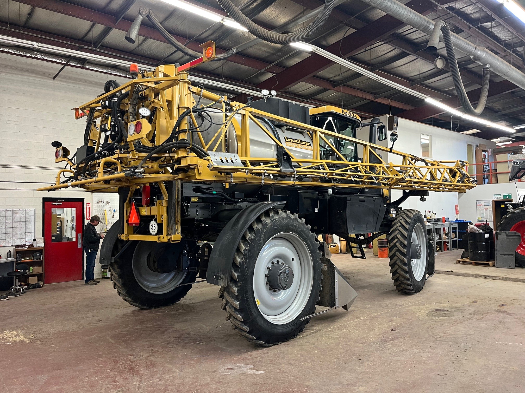 2019 RoGator 1300C Sprayer