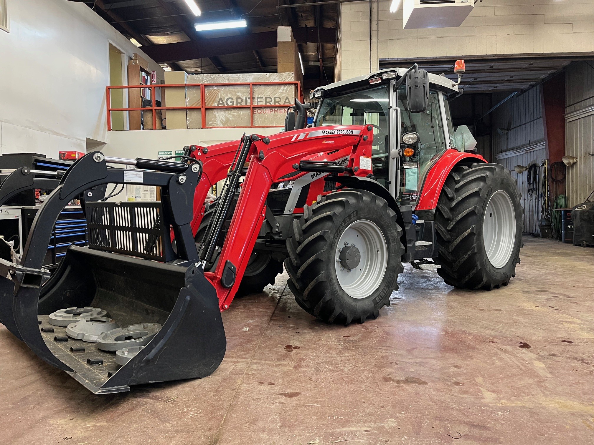 2024 Massey Ferguson 5S.145 Tractor