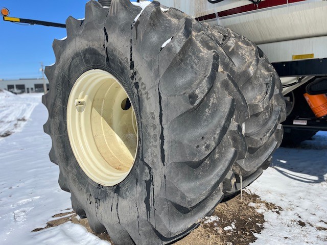 2014 Bourgault 7950 Air Tank/Cart