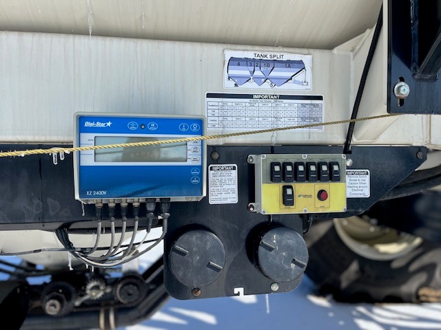 2014 Bourgault 7950 Air Tank/Cart