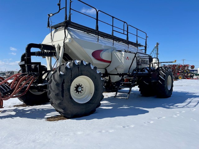 2014 Bourgault 7950 Air Tank/Cart