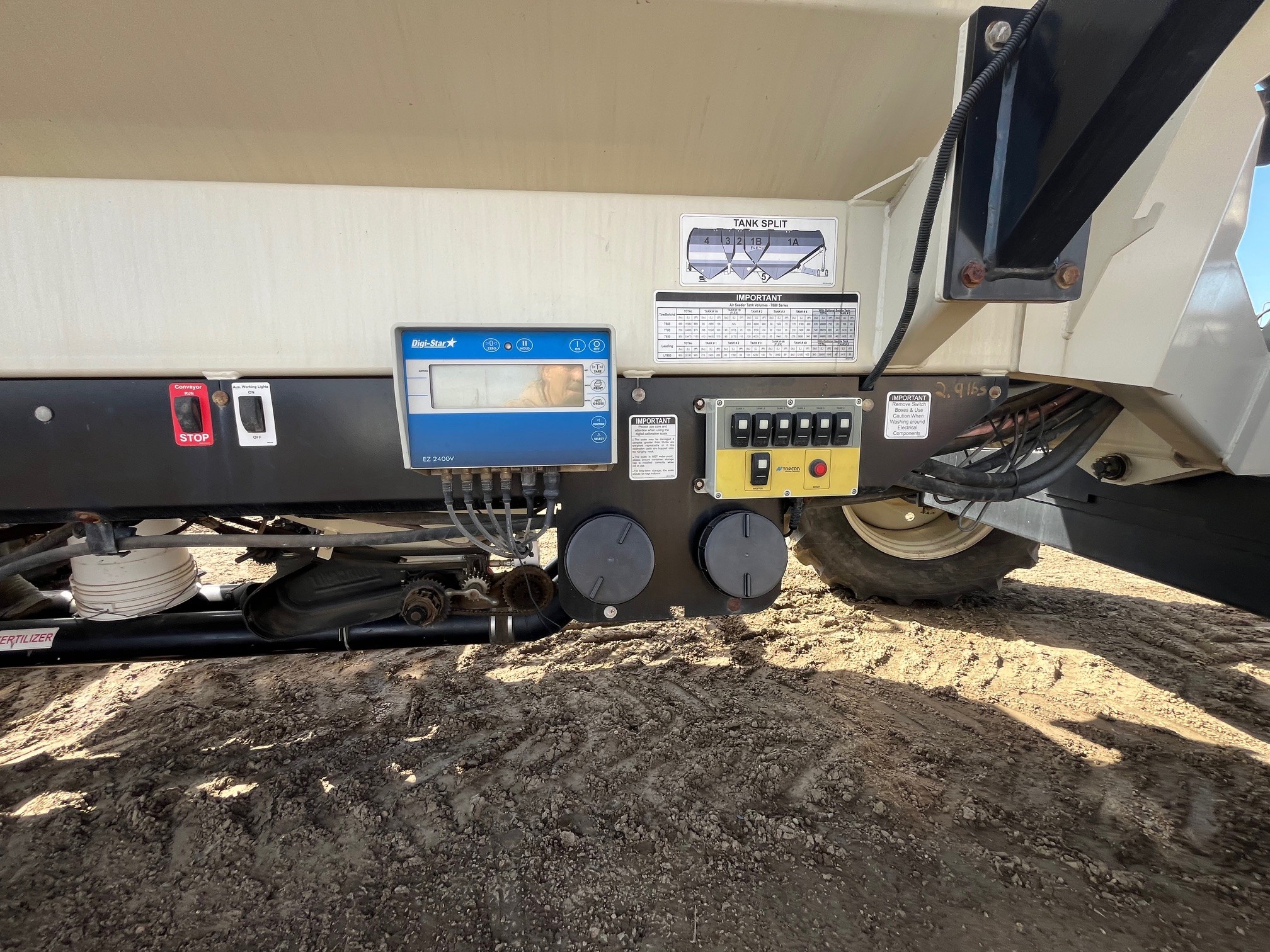 2014 Bourgault 7700 Air Tank/Cart