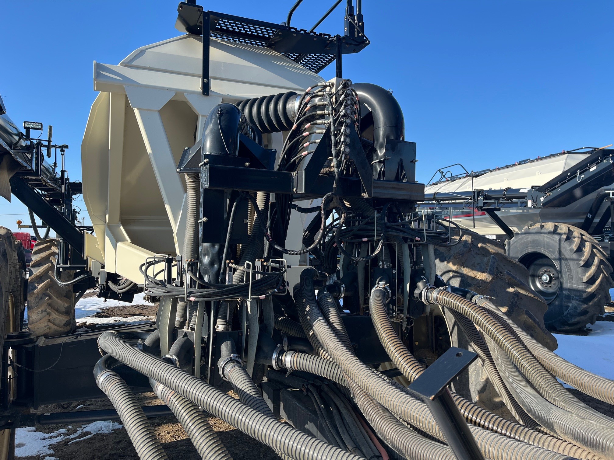 2014 Bourgault 7700 Air Tank/Cart